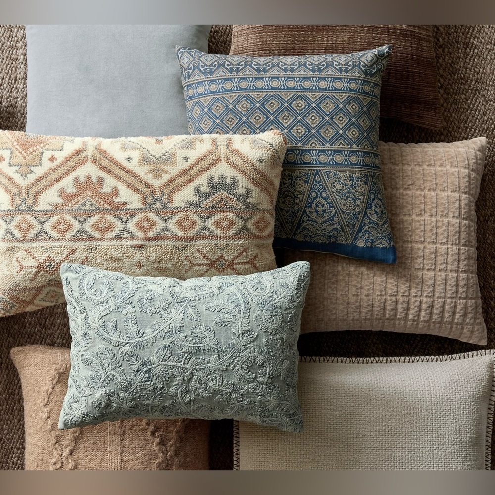 Set of 2 Pottery Barn Birch Handknotted Lumbar Pillow Covers - Picture 5 of 7